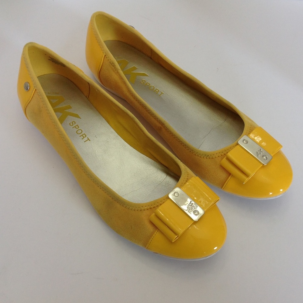 🔥Anne Klein Sport Two Tone Yellow Flats Sz 10